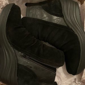 bionica richfield suede wedge boot